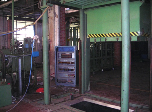 GUALCHIERANI Vertical Baler, 150 ton, up packing,